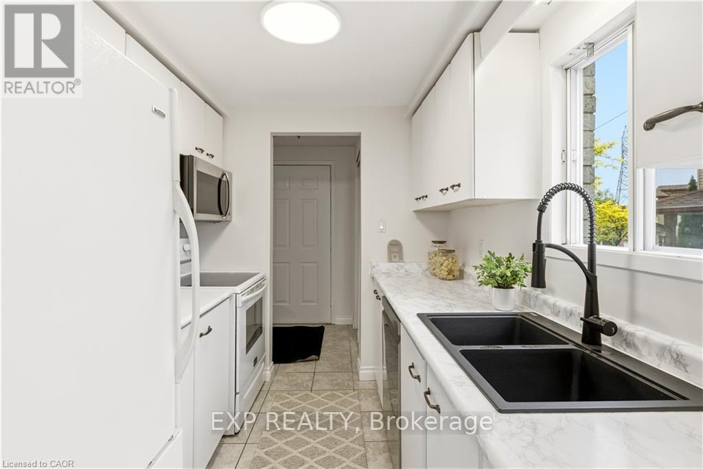 45 Catalina Court, Kitchener, ON