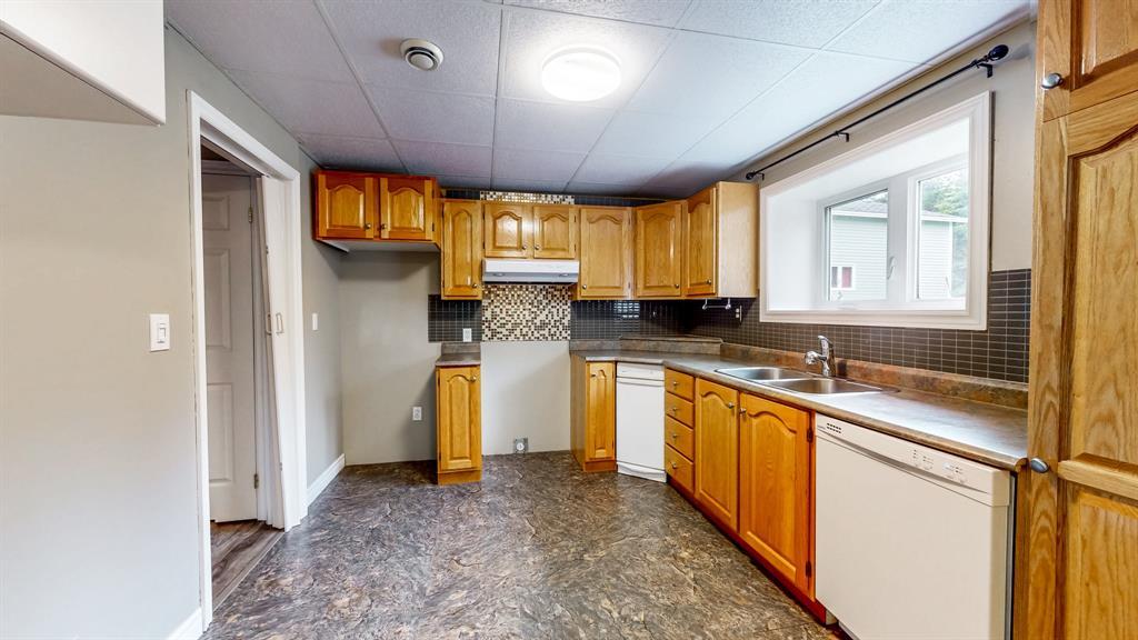 283 Main Road, Pouch Cove, NL