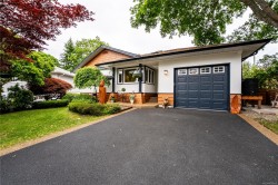 2519 Wootton Cres Oak Bay, BC V8R 5M7