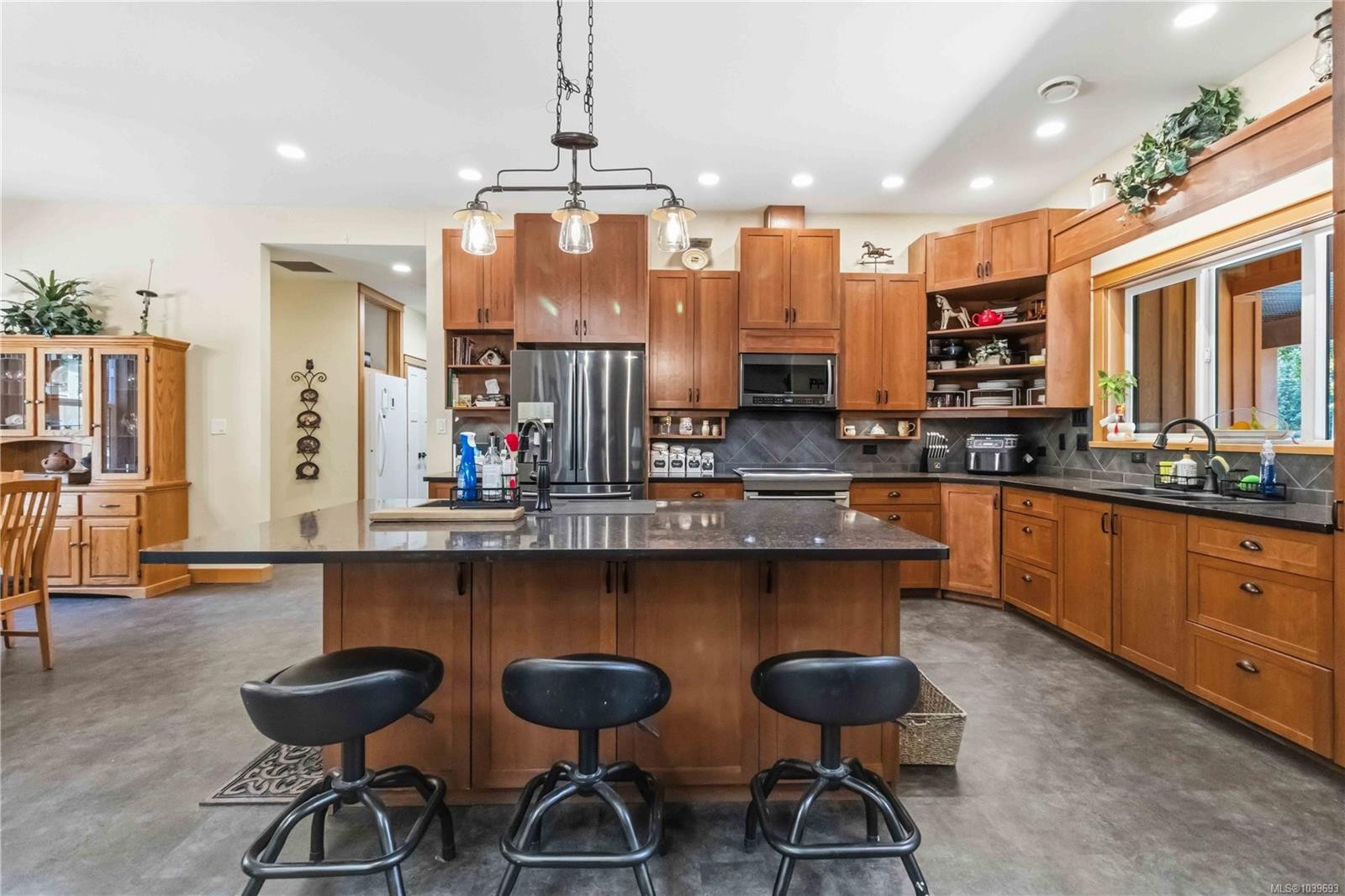 5480 Sooke Rd, Sooke, BC