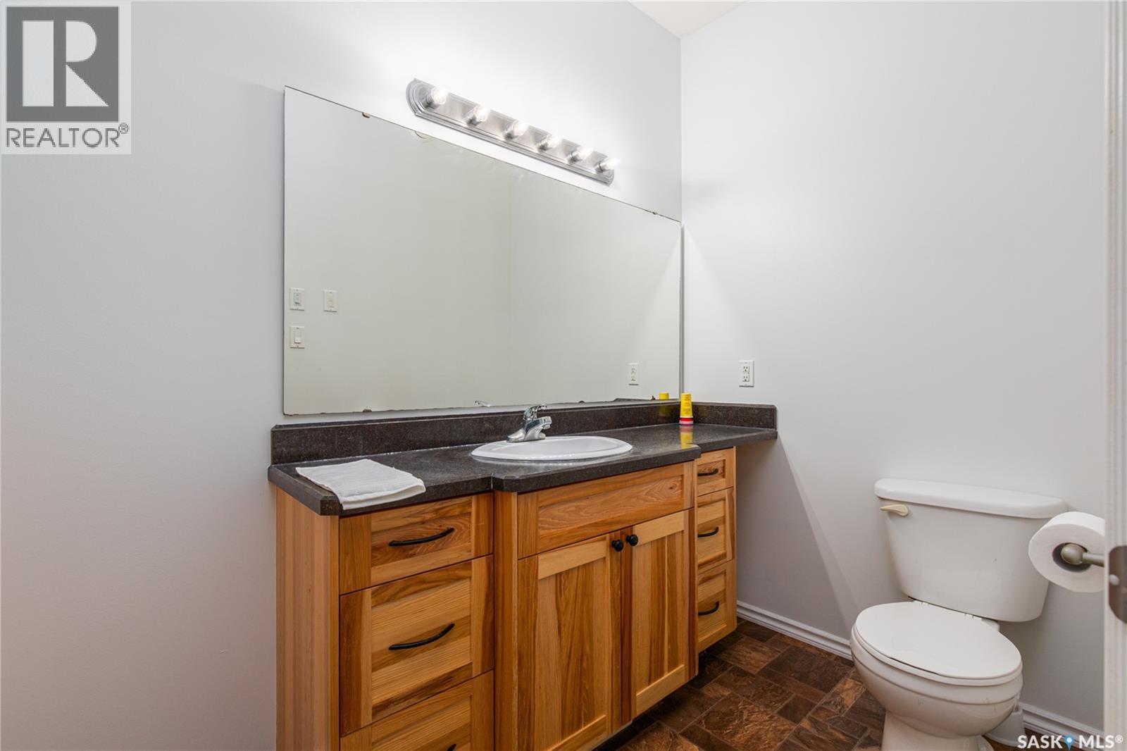 27 Belmont Crescent, Moose Jaw, SK