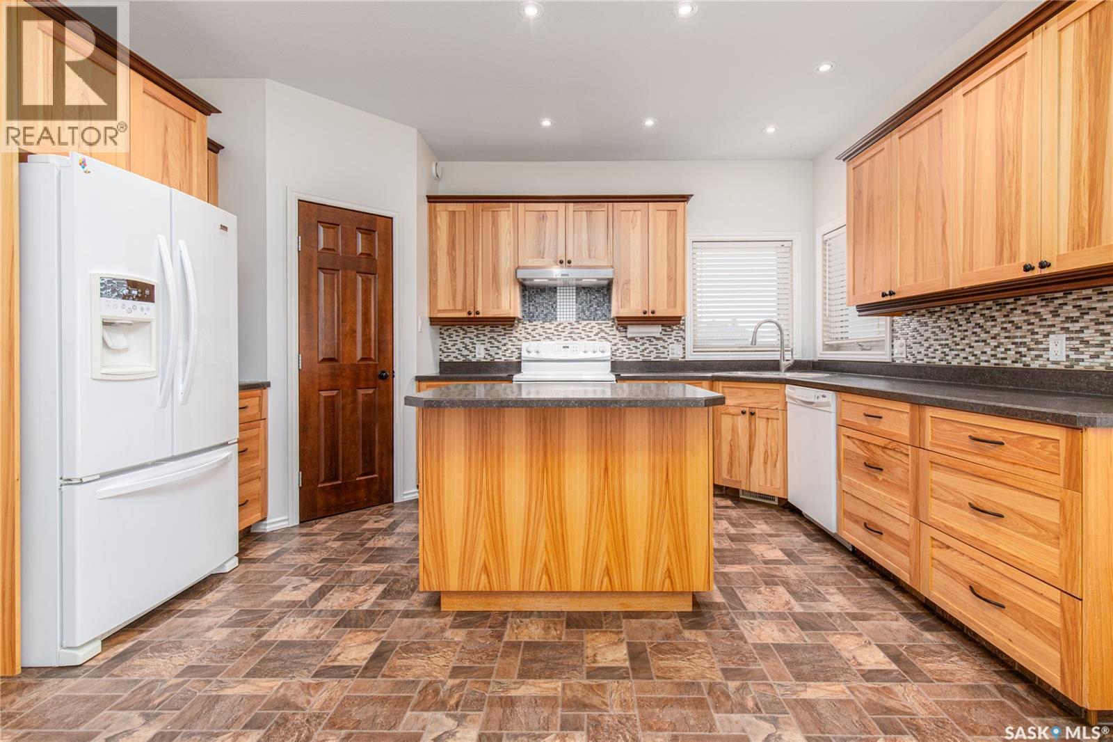 27 Belmont Crescent, Moose Jaw, SK