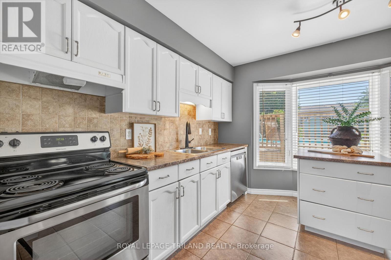 39 Hitch Crescent, St. Thomas, ON