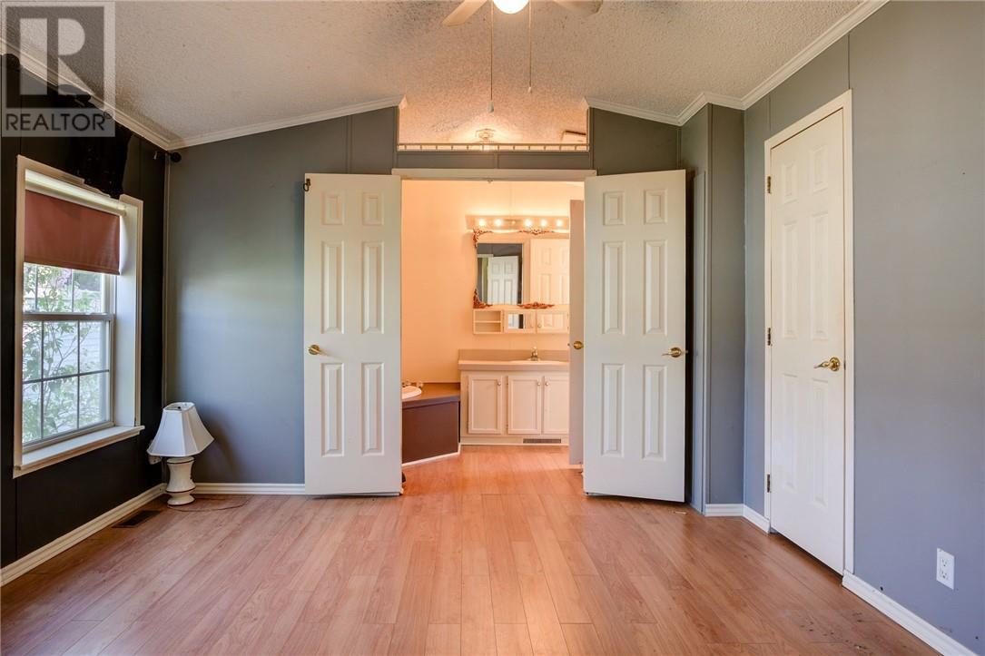 76 Corbin Avenue, Wahnapitae, ON