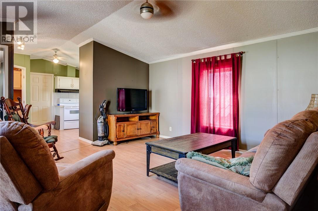 76 Corbin Avenue, Wahnapitae, ON