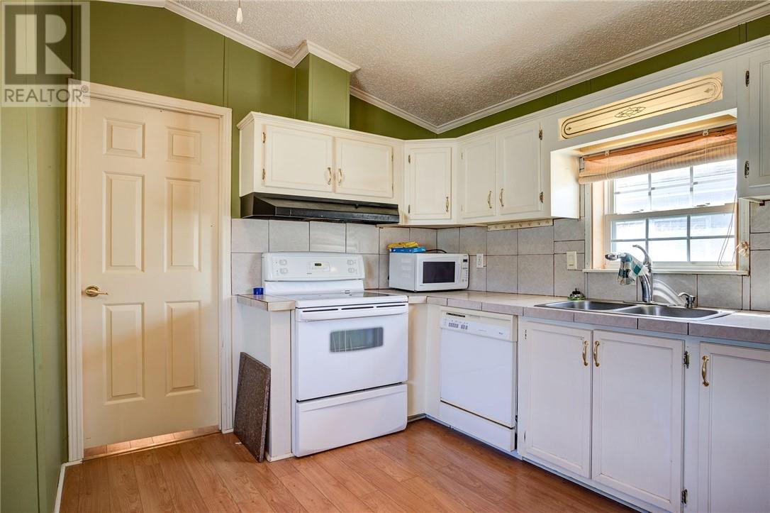 76 Corbin Avenue, Wahnapitae, ON