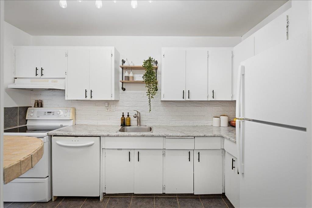 206 3915 Grant Avenue, Winnipeg, MB