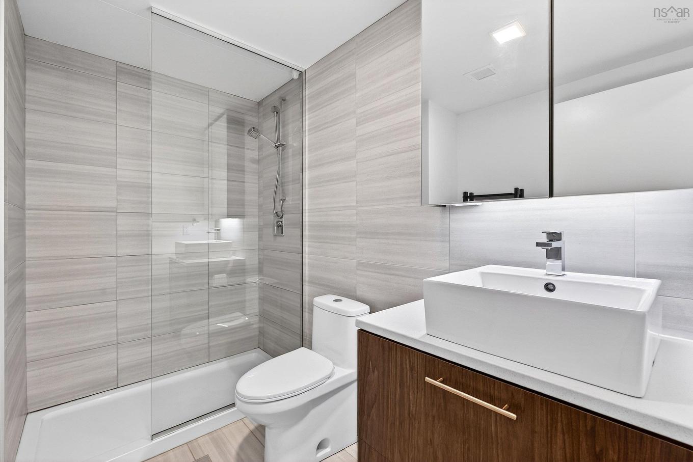401 1048 Wellington Street, Halifax, NS