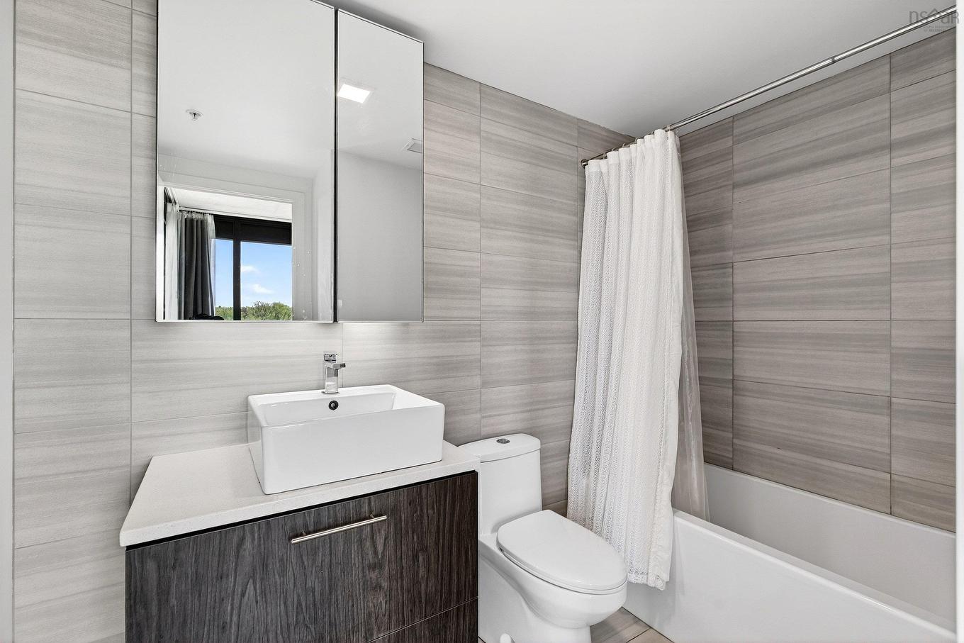 401 1048 Wellington Street, Halifax, NS