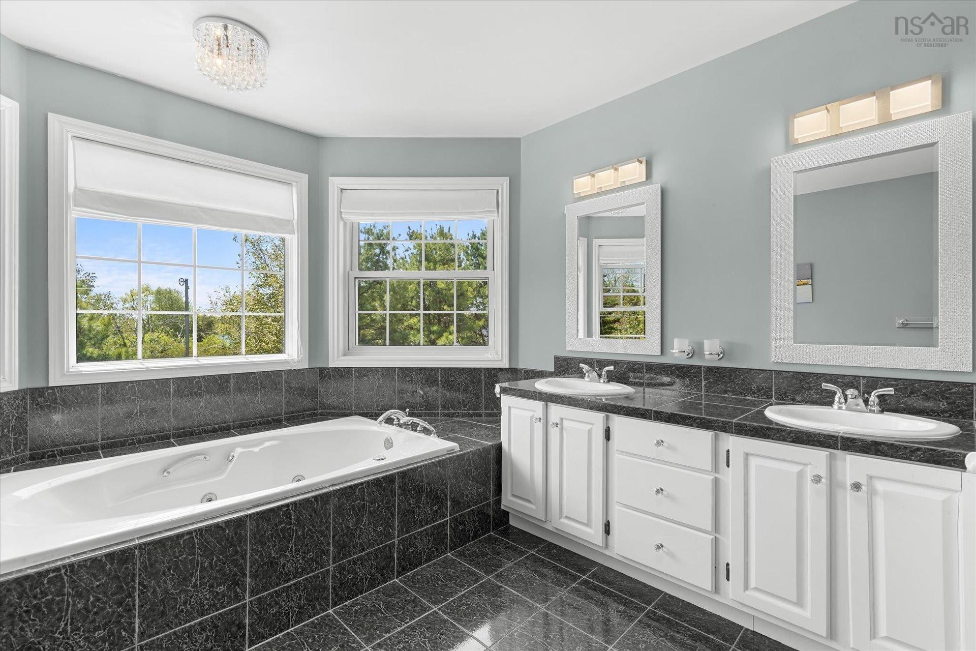 3 Ryers Lane, Shelburne, NS