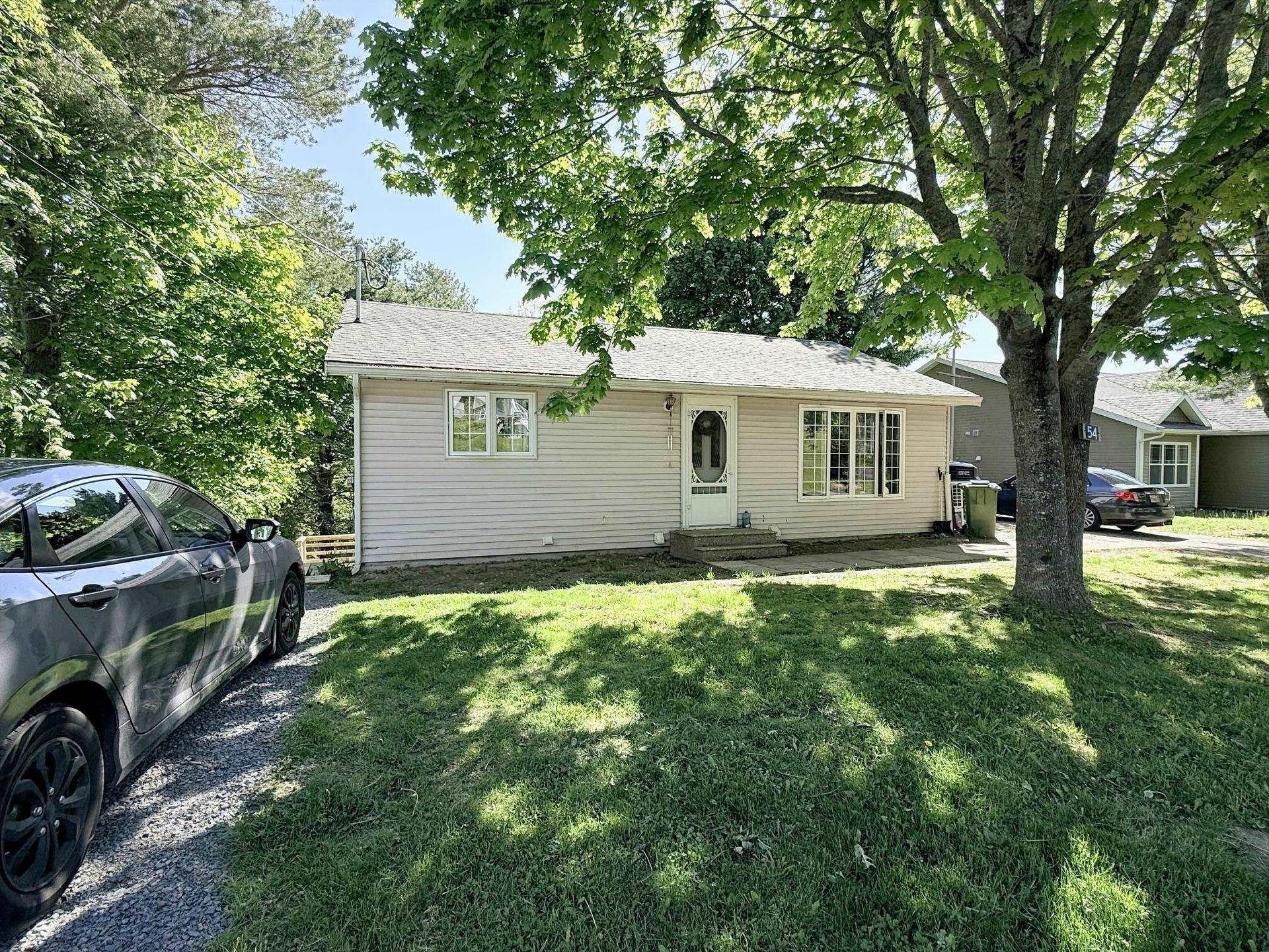 54 Maple Avenue, Lunenburg, NS