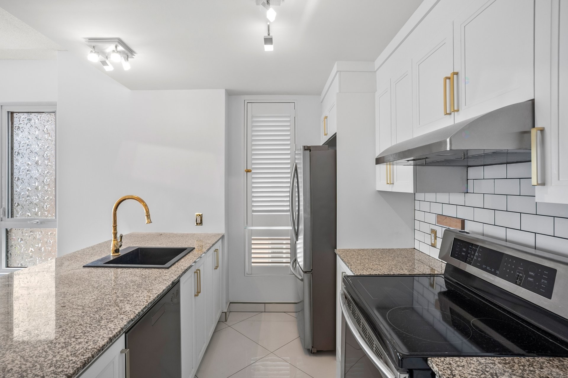 Intérieur - 1410-10150 Boul. De L'Acadie, Montréal (Ahuntsic-Cartierville), QC