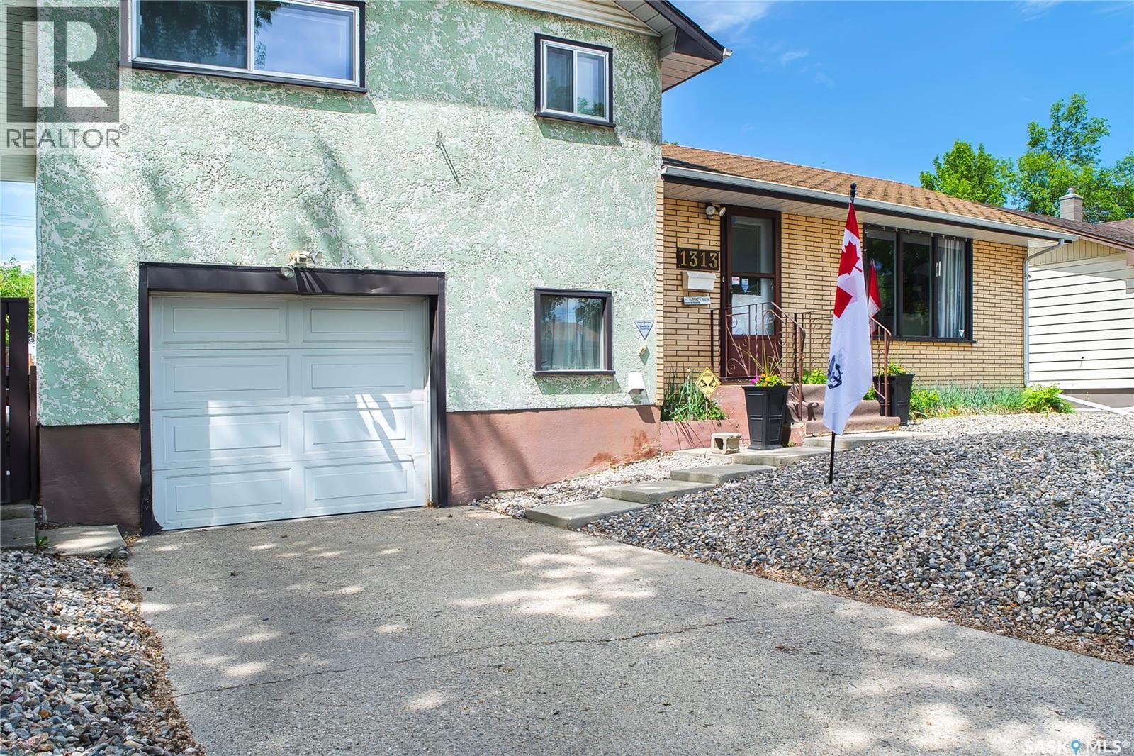 1313 N Avenue S, Saskatoon, SK