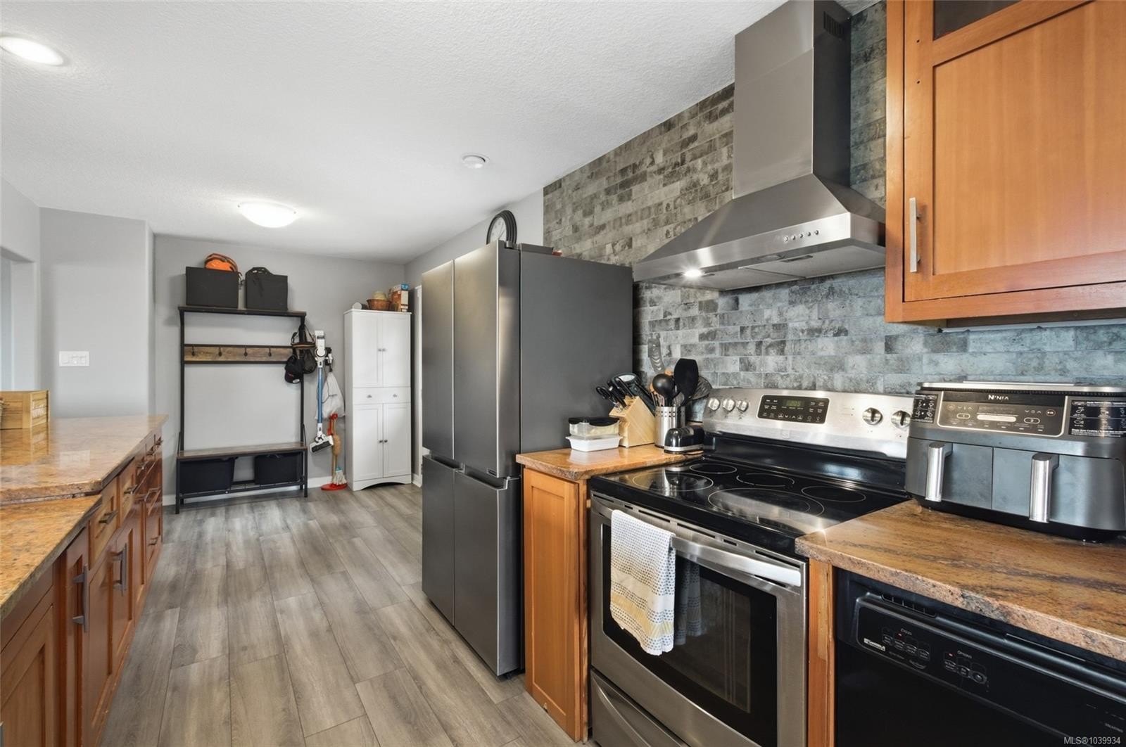 430 Davis Rd, Ladysmith, BC