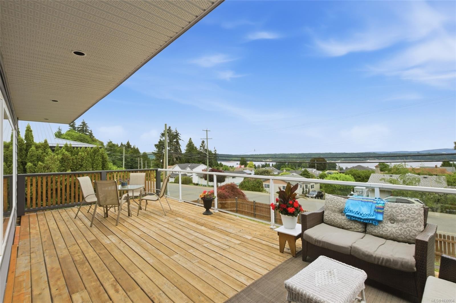 430 Davis Rd, Ladysmith, BC