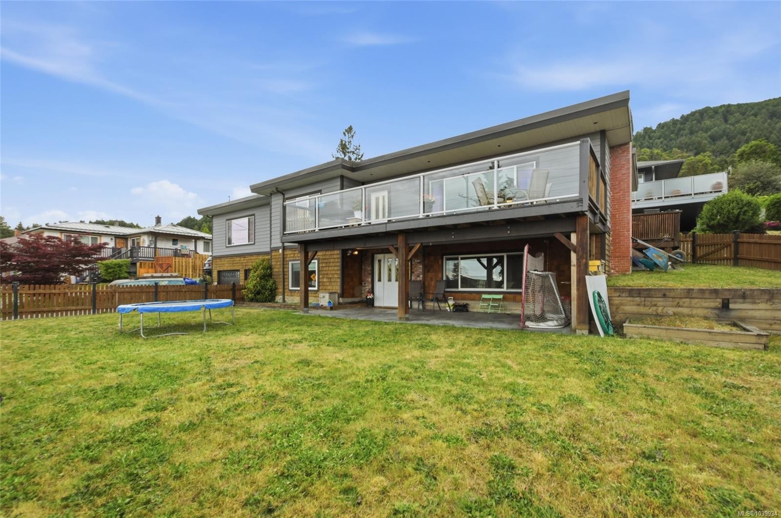 430 Davis Rd, Ladysmith, BC