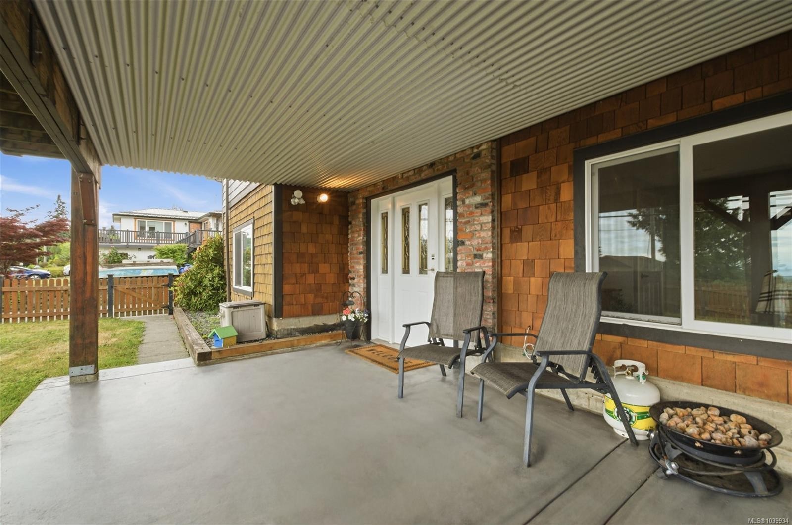 430 Davis Rd, Ladysmith, BC