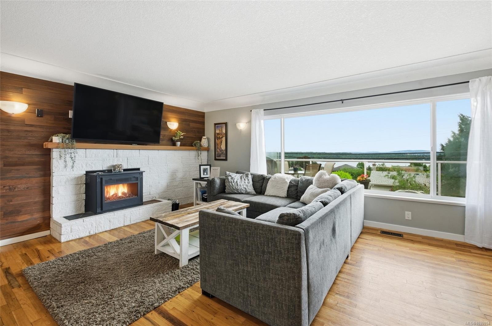 430 Davis Rd, Ladysmith, BC