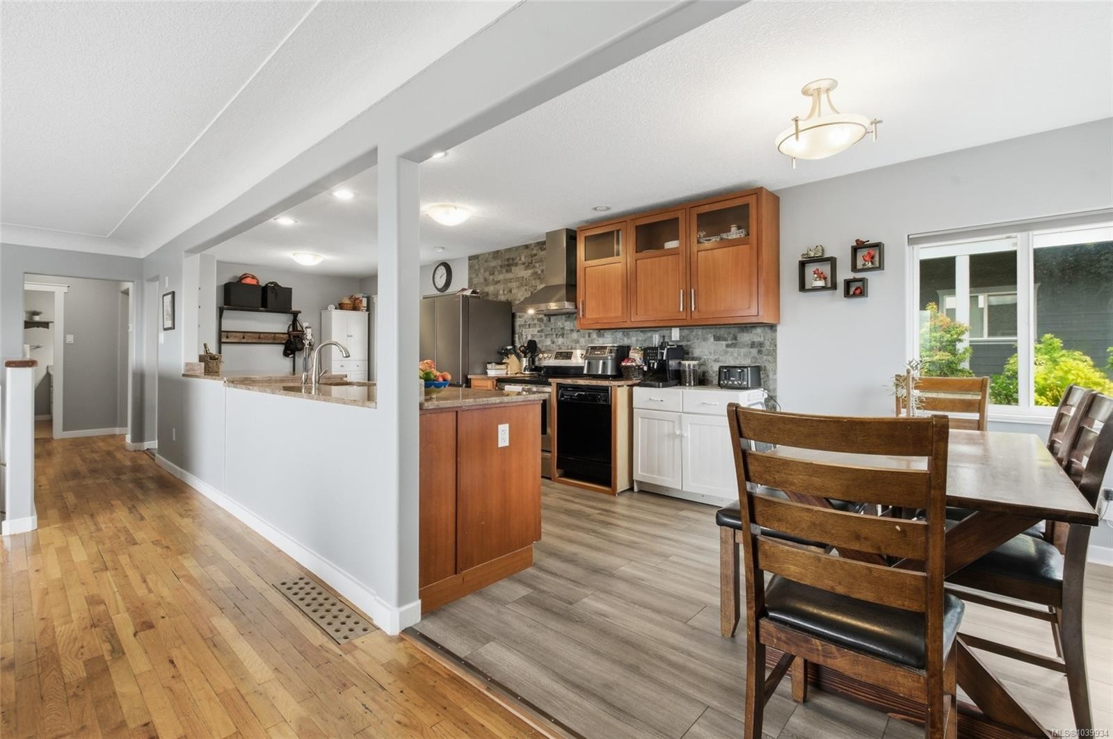 430 Davis Rd, Ladysmith, BC