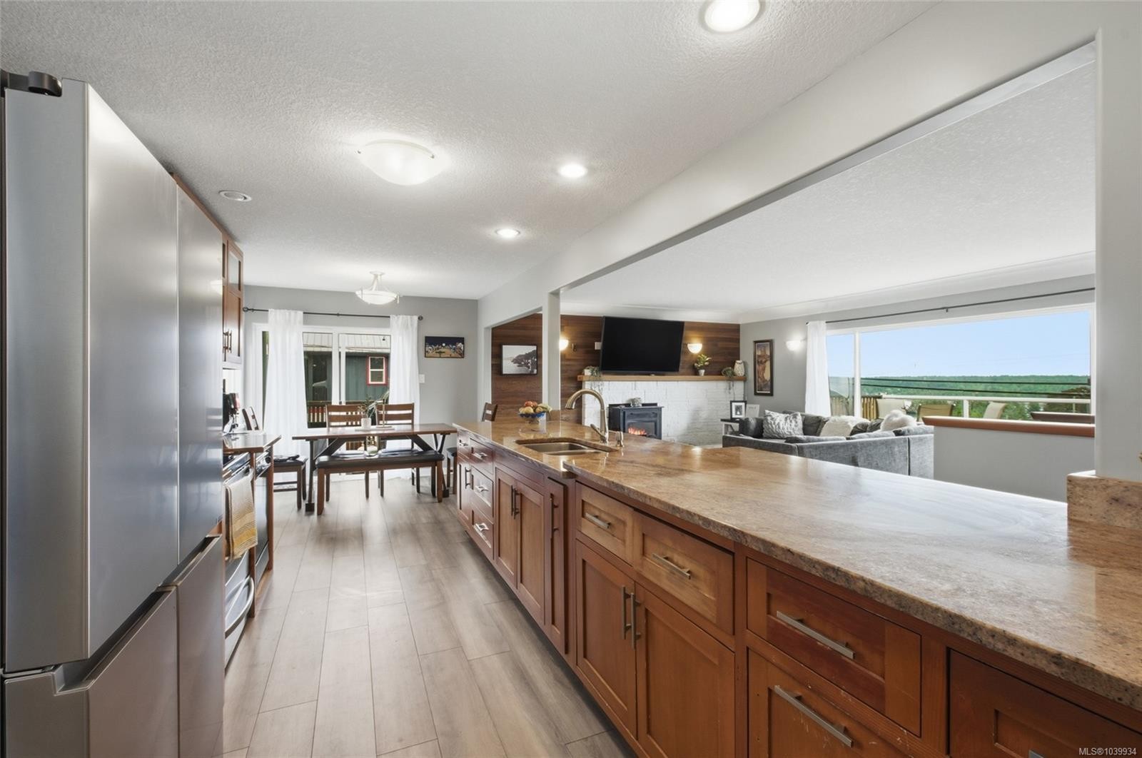 430 Davis Rd, Ladysmith, BC
