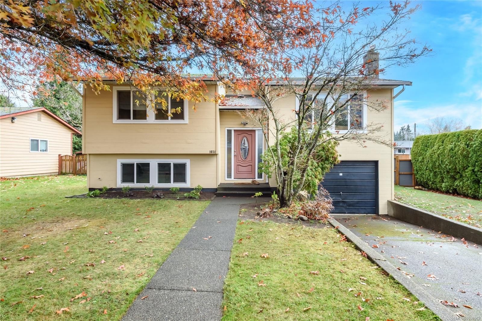 1651 Ascot Ave, Comox, BC