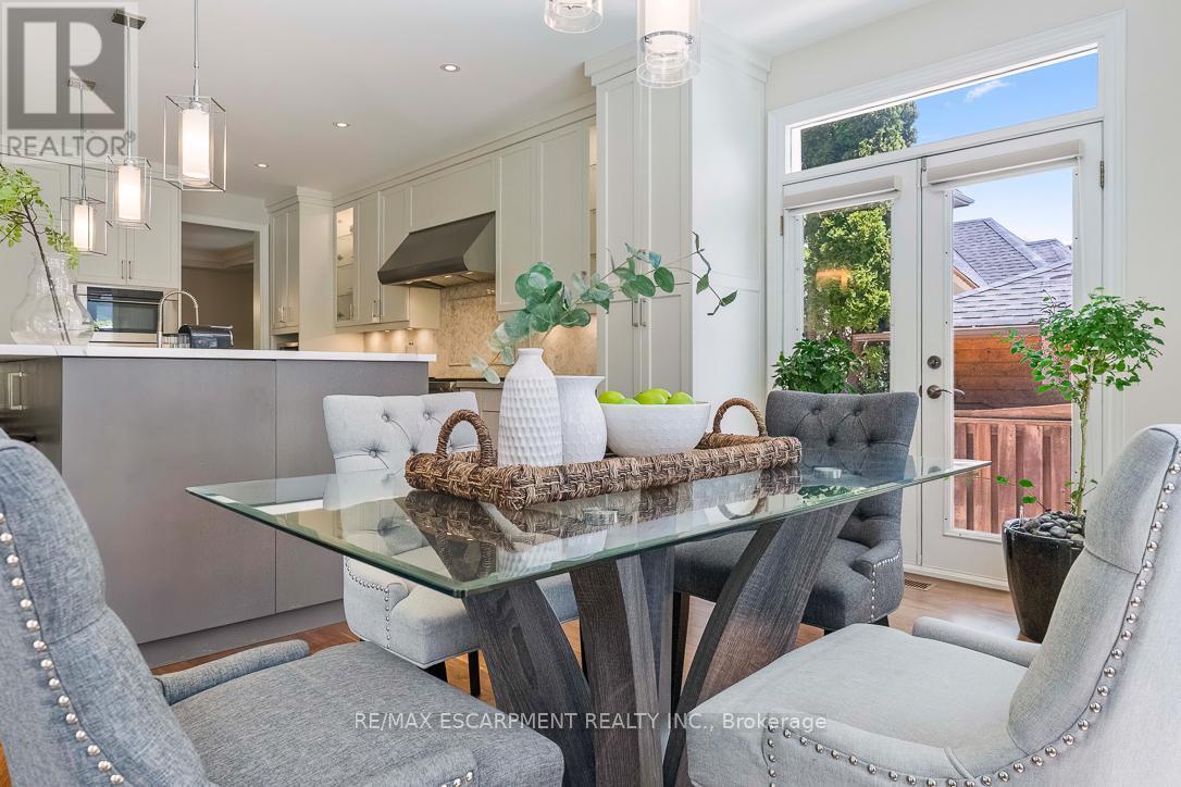 519 Hancock Way, Mississauga, ON