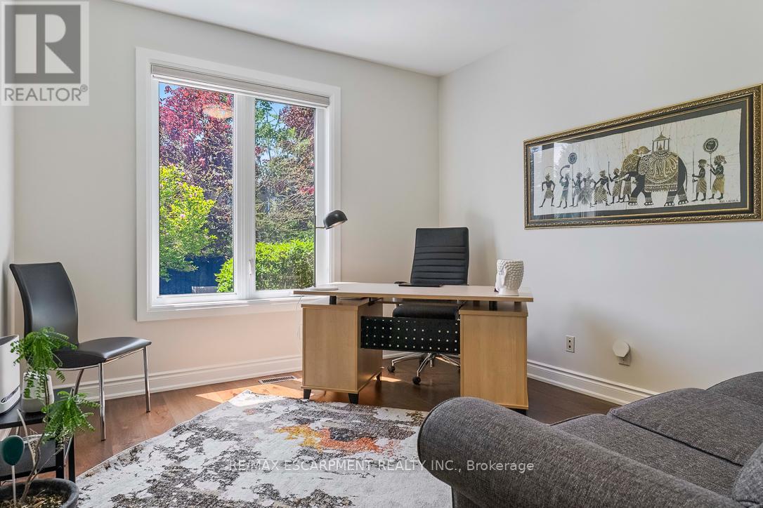 519 Hancock Way, Mississauga, ON
