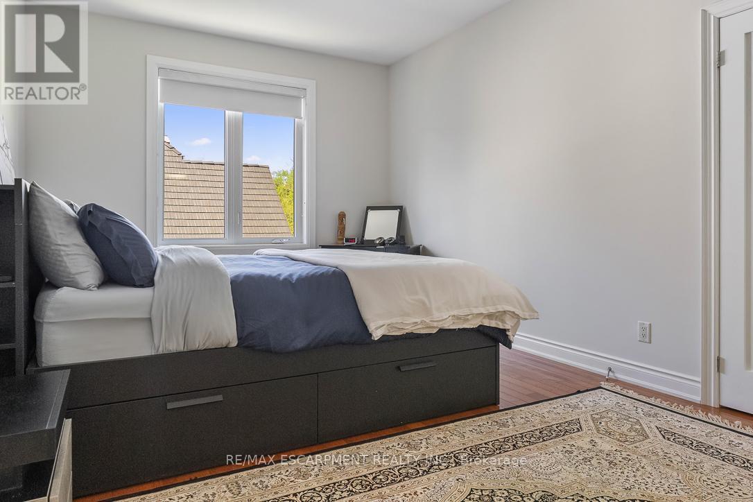 519 Hancock Way, Mississauga, ON