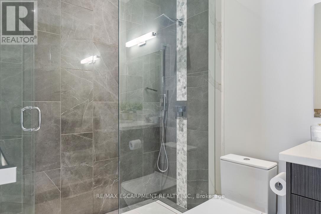 519 Hancock Way, Mississauga, ON