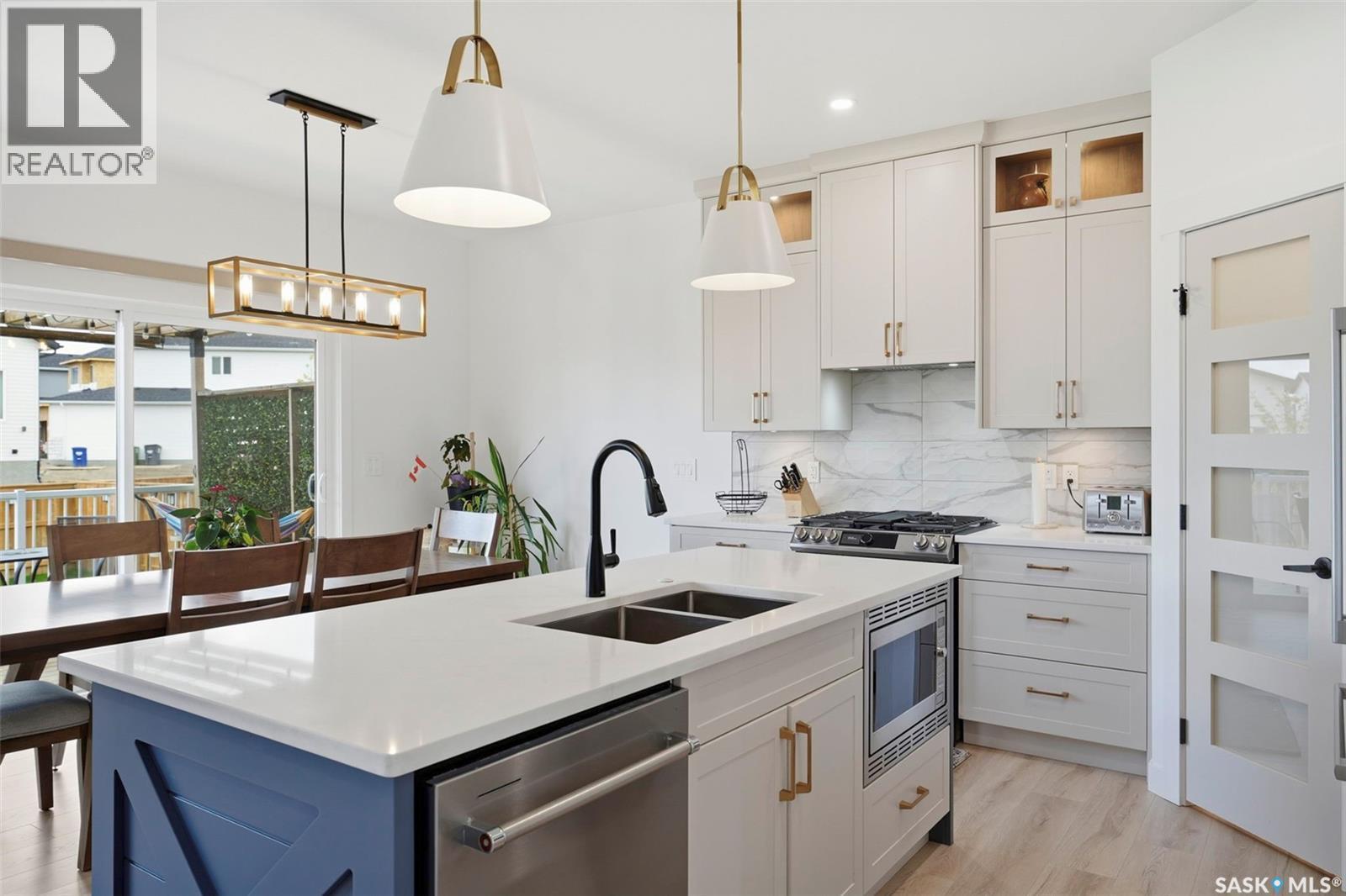 302 Chelsom Manor, Saskatoon, SK