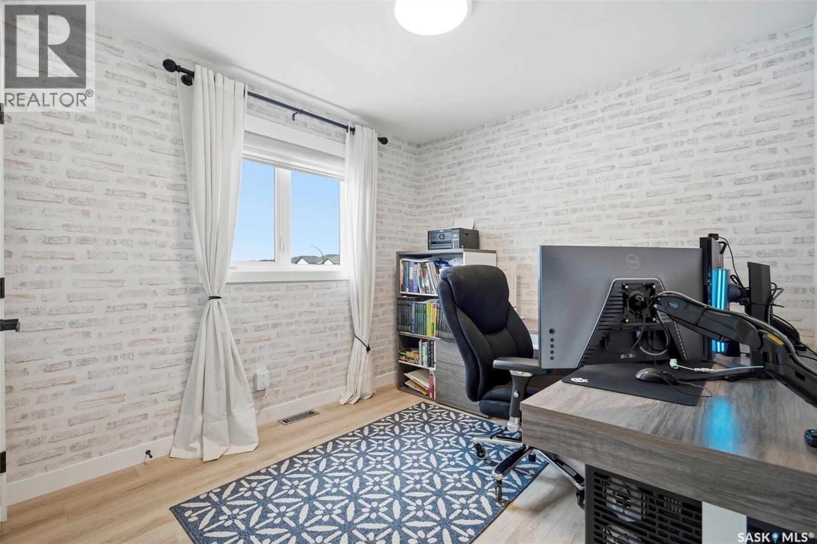 302 Chelsom Manor, Saskatoon, SK