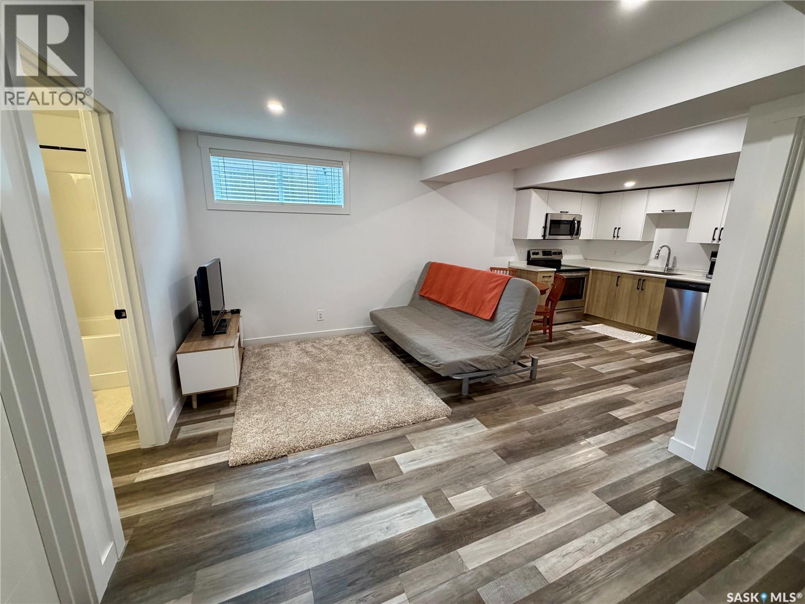 302 Chelsom Manor, Saskatoon, SK