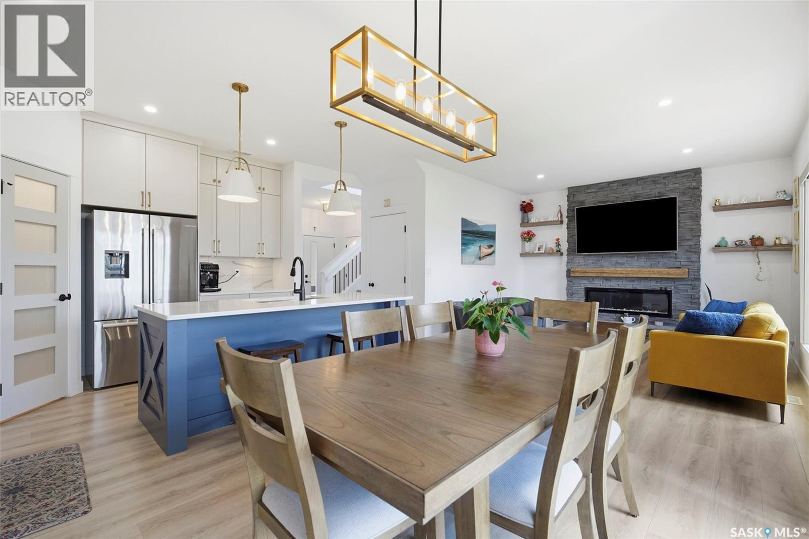 302 Chelsom Manor, Saskatoon, SK