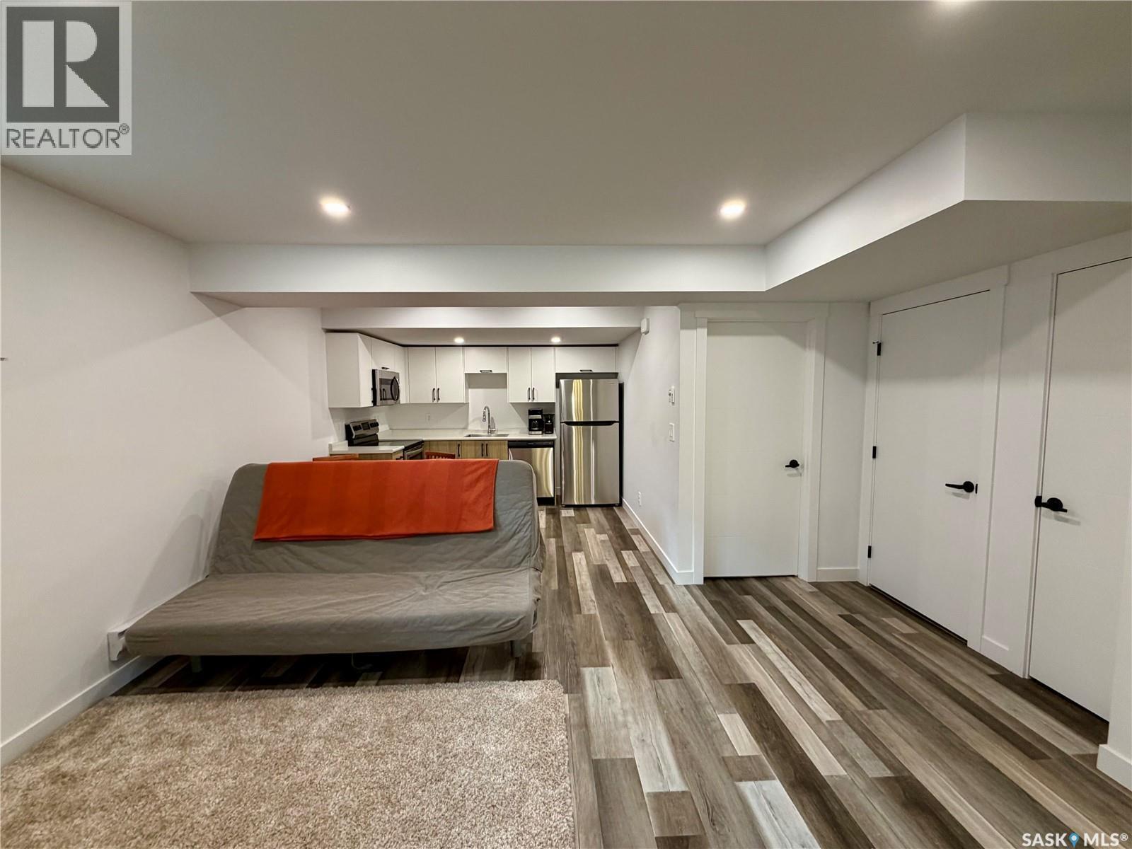302 Chelsom Manor, Saskatoon, SK