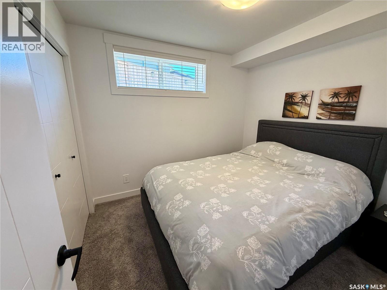 302 Chelsom Manor, Saskatoon, SK