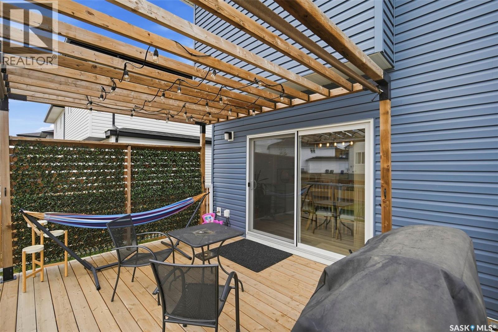 302 Chelsom Manor, Saskatoon, SK