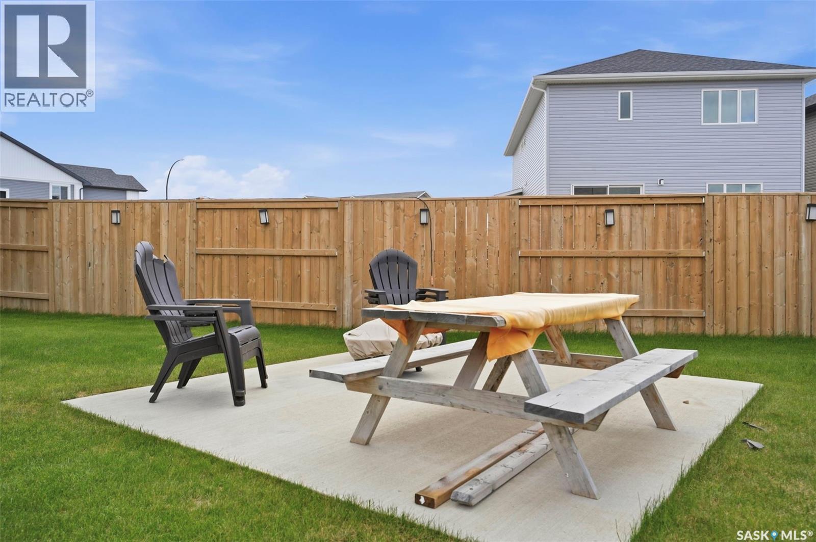 302 Chelsom Manor, Saskatoon, SK