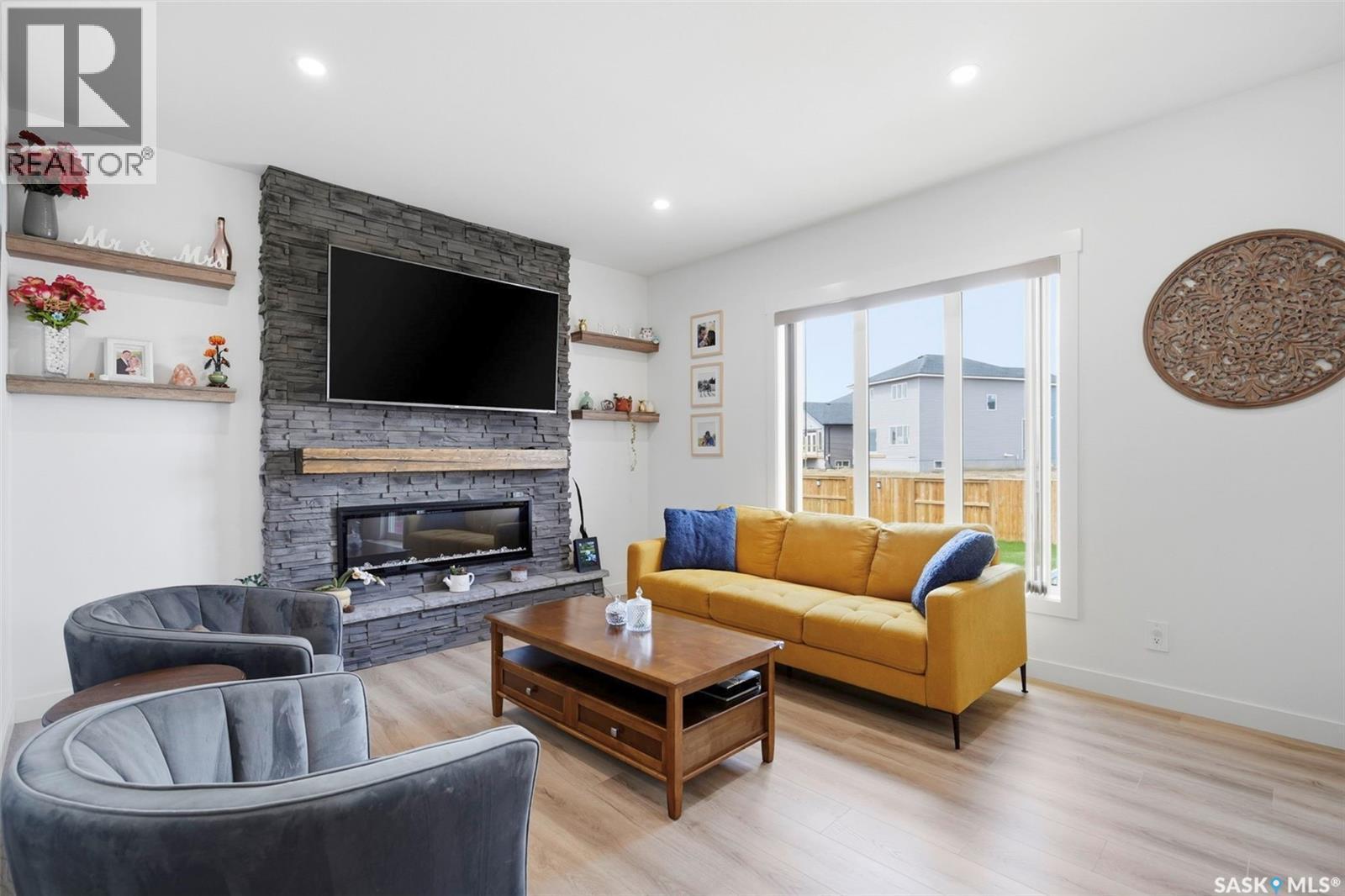 302 Chelsom Manor, Saskatoon, SK