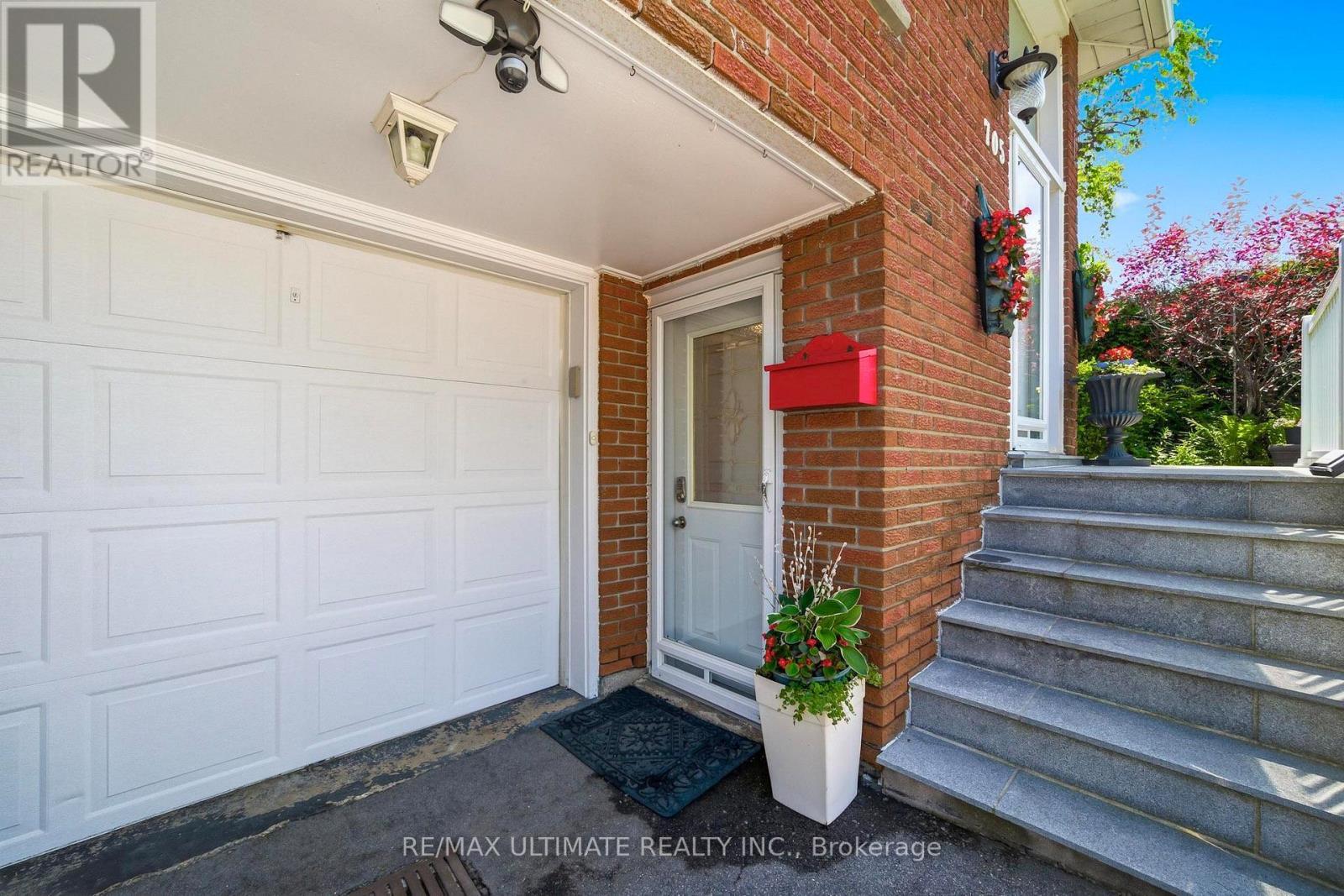 705 Eaglemount Crescent, Mississauga, ON
