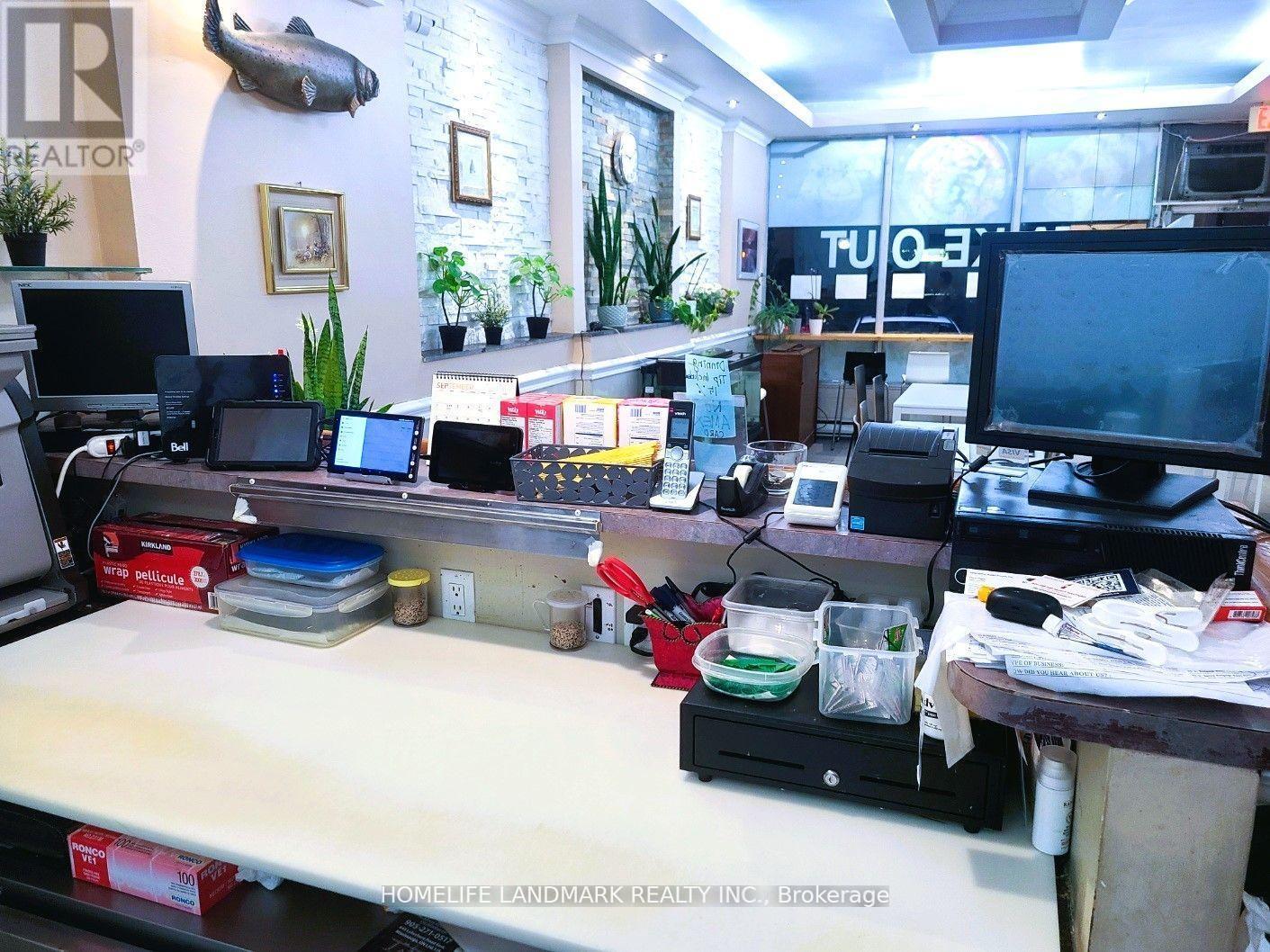 941 Lakeshore Road, Mississauga, ON