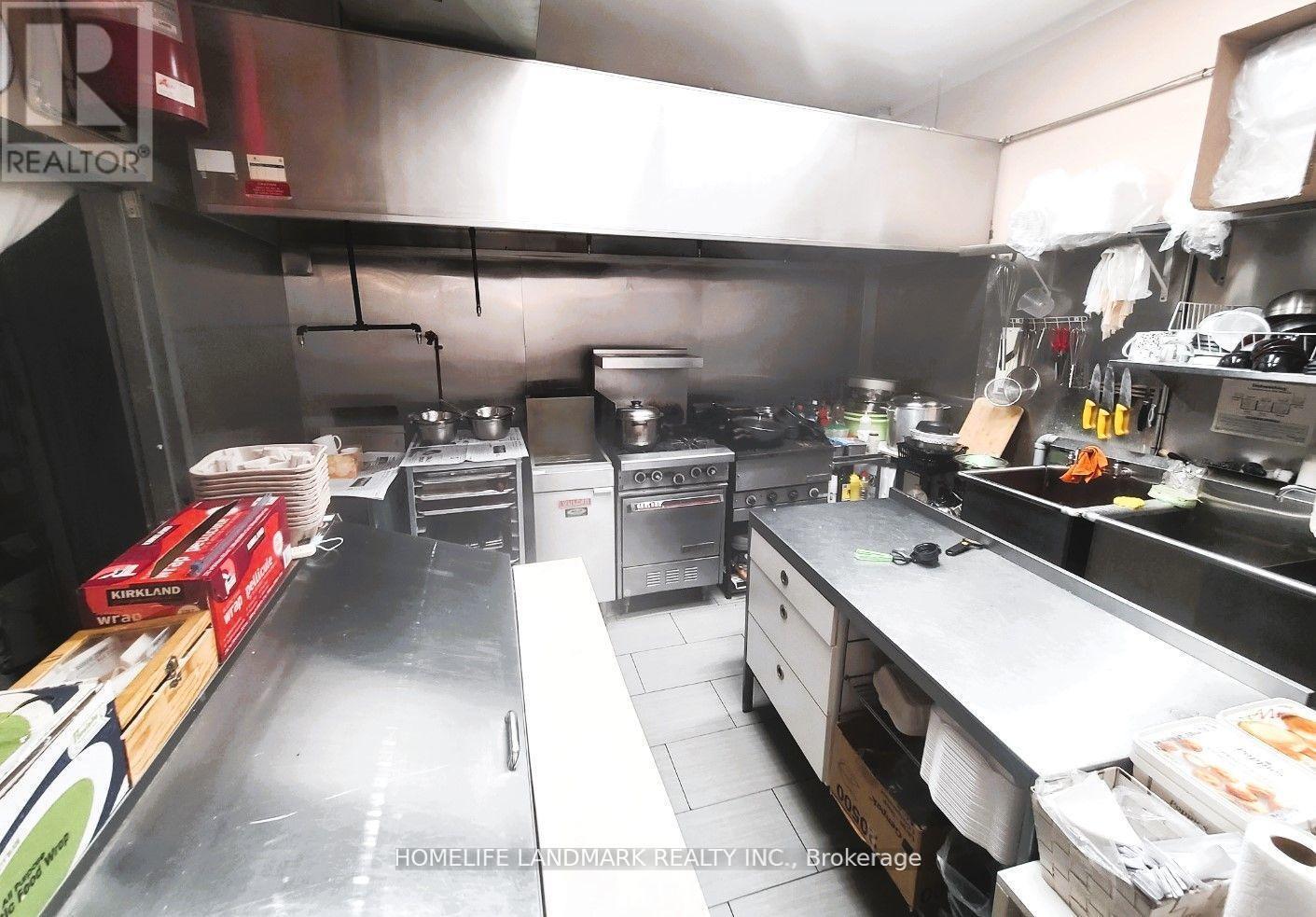 941 Lakeshore Road, Mississauga, ON