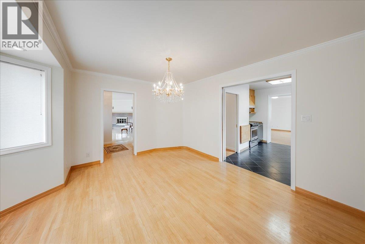 945 Thackeray Street, Warfield, BC