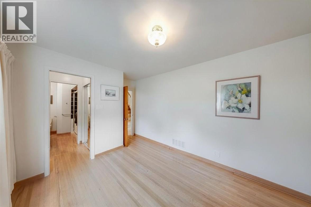 945 Thackeray Street, Warfield, BC