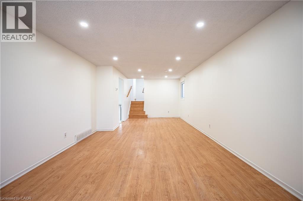 77 Rolling Meadows Drive, Kitchener, ON