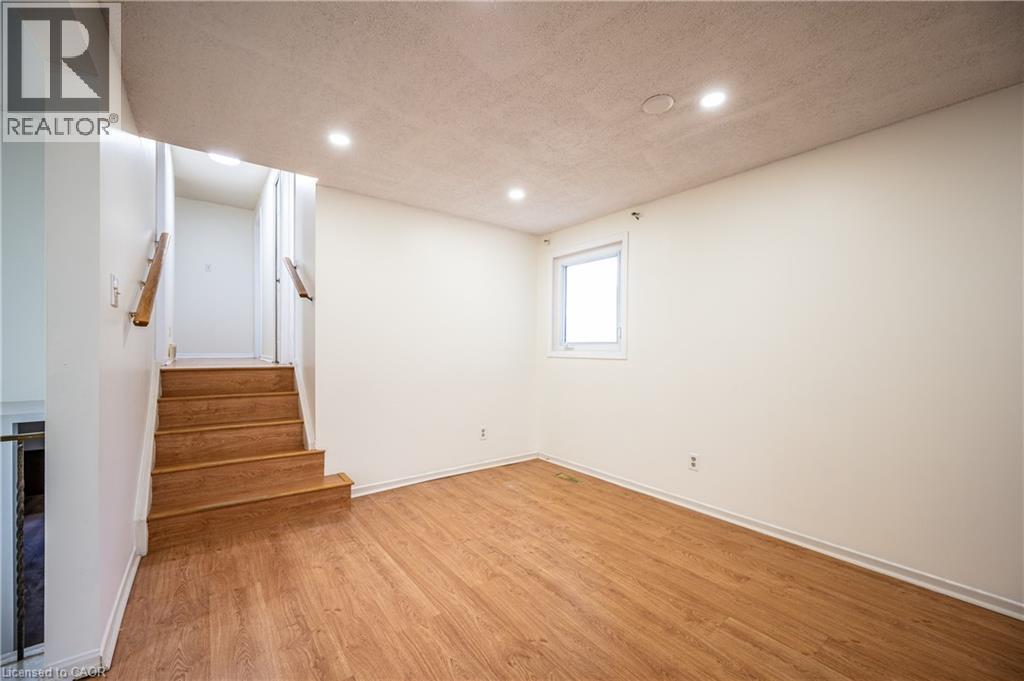77 Rolling Meadows Drive, Kitchener, ON
