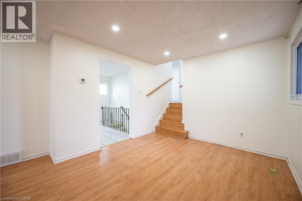 77 Rolling Meadows Drive, Kitchener, ON
