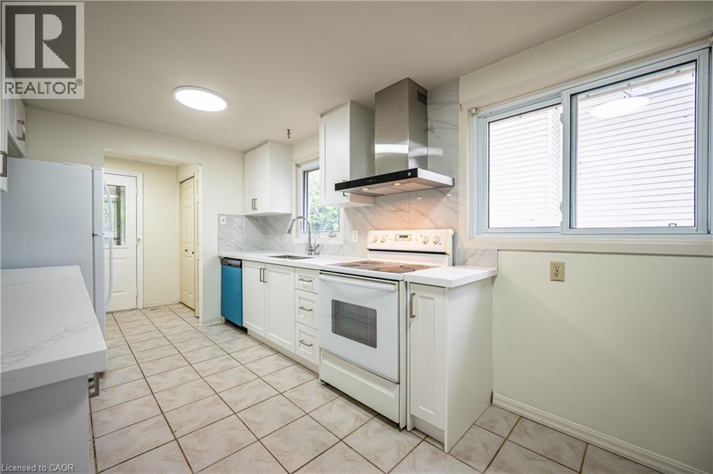 77 Rolling Meadows Drive, Kitchener, ON