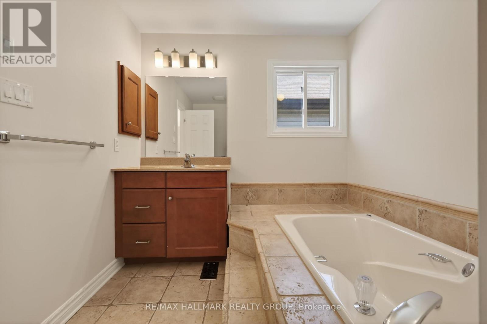 1426 Progress Place, Ottawa, ON