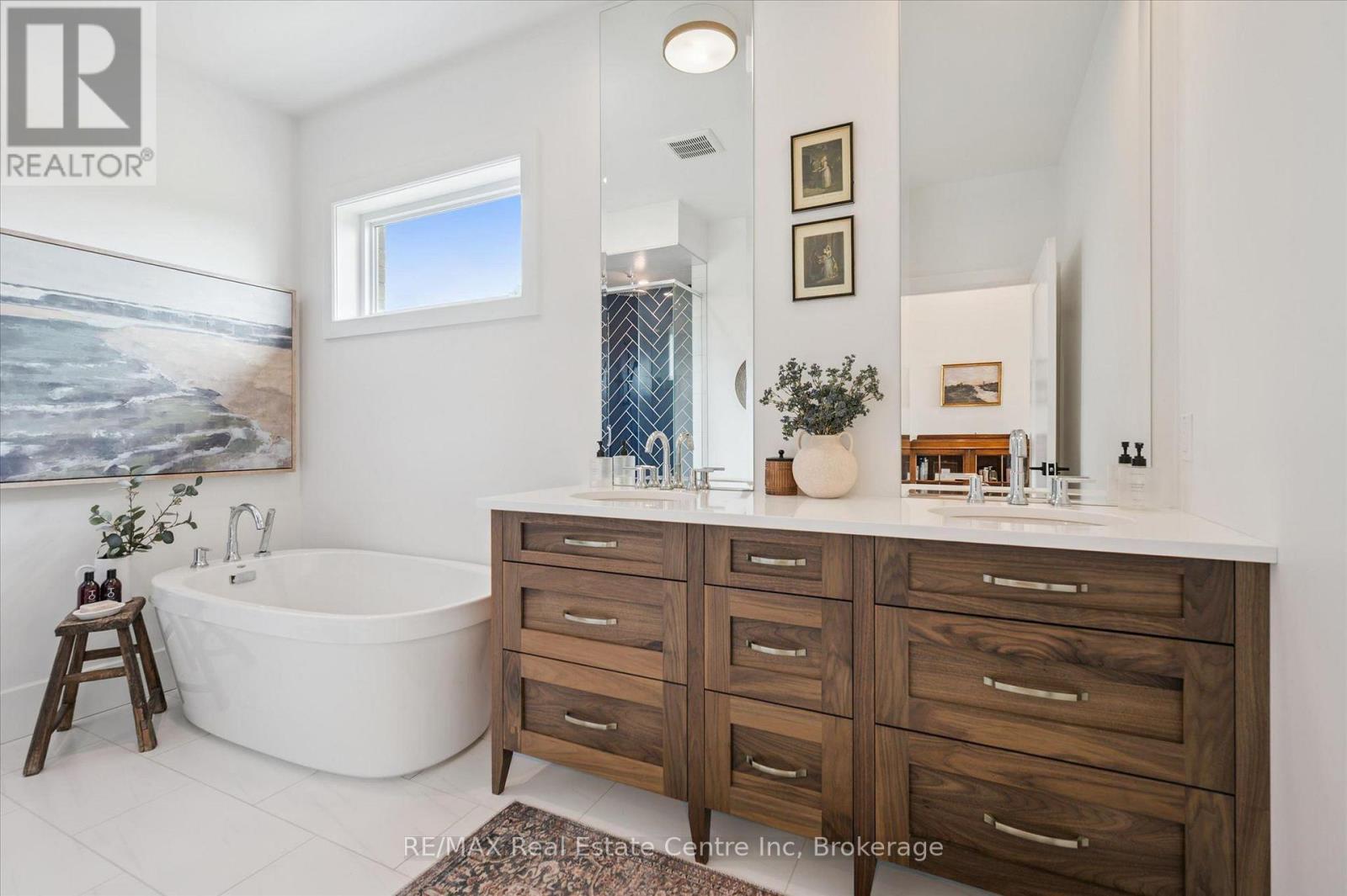 122 Ridgeview Drive, Mapleton, ON