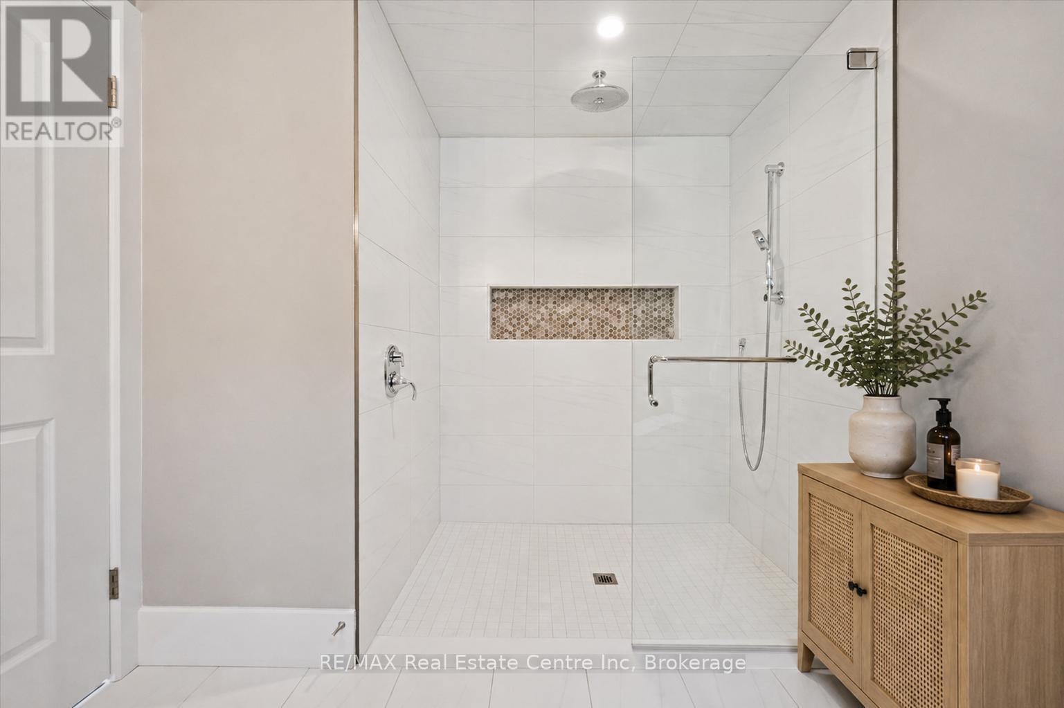 122 Ridgeview Drive, Mapleton, ON